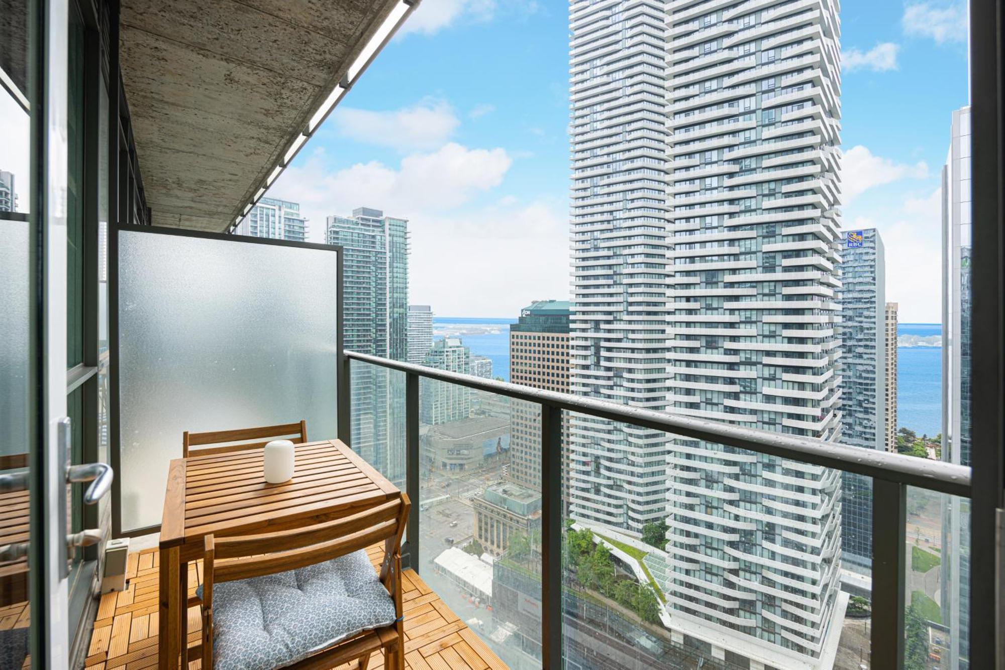 Newly Renovated Cozy Condo/Union Station Toronto Exterior foto